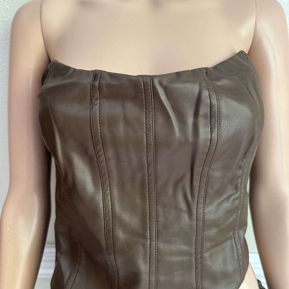 SALTY STRAPLESS TOP FAUX LEATHER​ - Picture 2 of 6